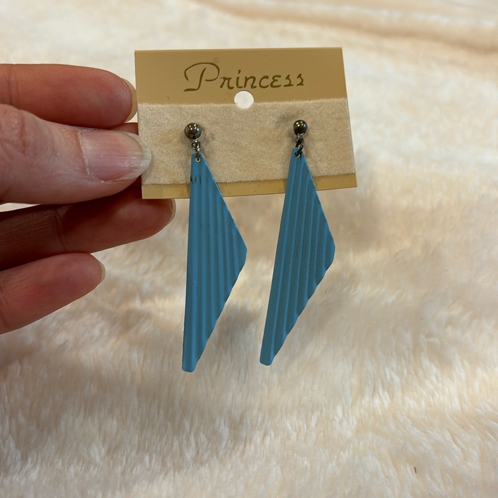 Periwinkle blue vintage earrings